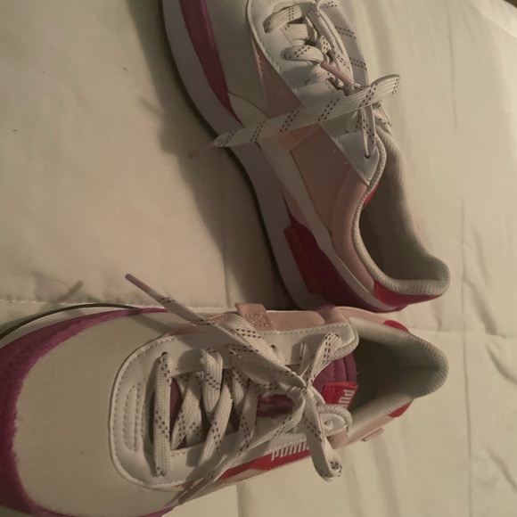 Vapormax Flyknits size 9 womens - Picture 3 of 13